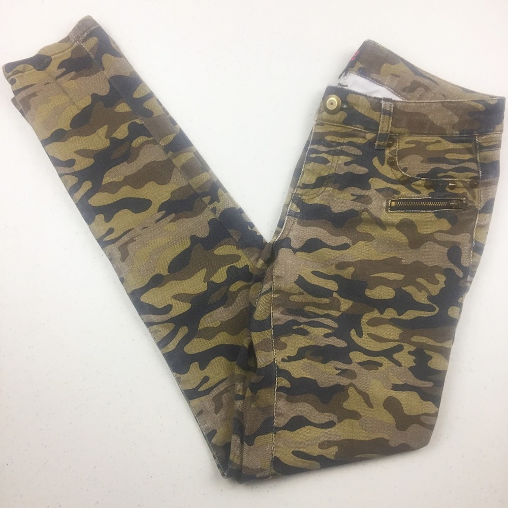 2b Bebe Low Rise Camo Skinny Jean Size 27